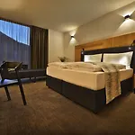 Grand Hradec Hotel 4*