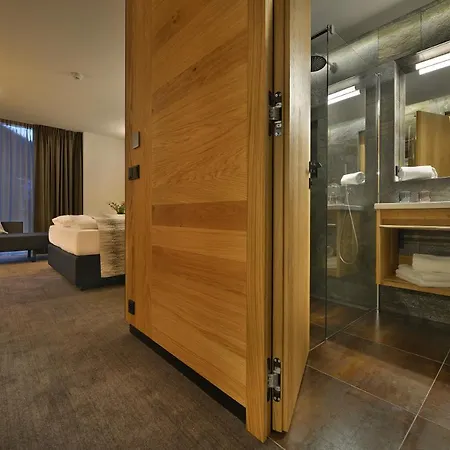 Grand Hradec Hotel