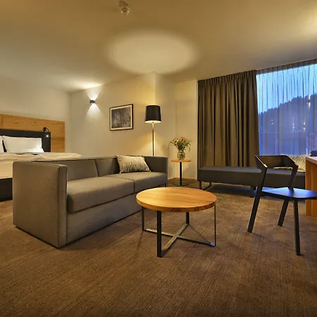 Grand Hradec Hotel