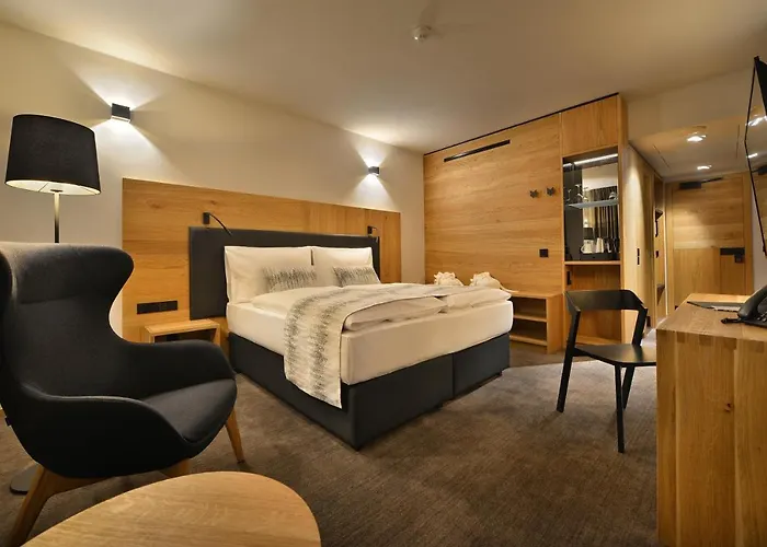Grand Hradec 派克波特斯耐兹库
